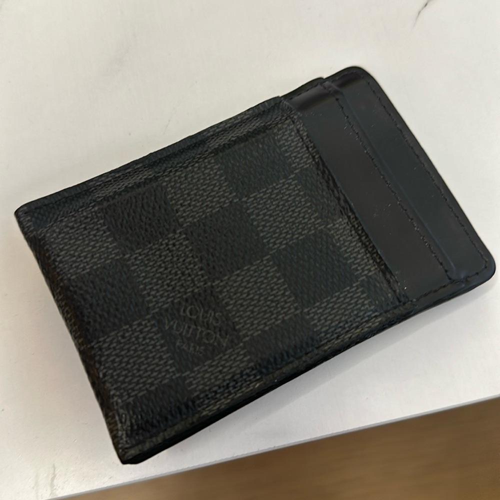 Louis Vuitton Card Holder Wallet w/ Money Clip 
The Perfect Card Holder!!!